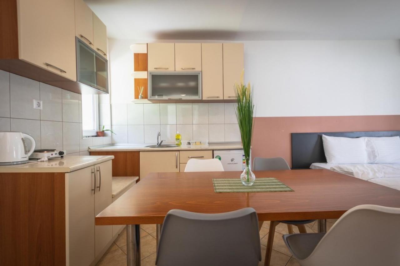 Fuk-Tak'S Bungalow Sztar Sztar Dojran Kültér fotó